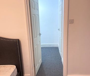 1 Bed Flat, Oakfield Road, CR0 - Photo 3