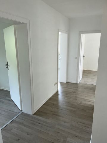 Große 3 Zimmer Wohnung -In Sanierung- - Photo 5