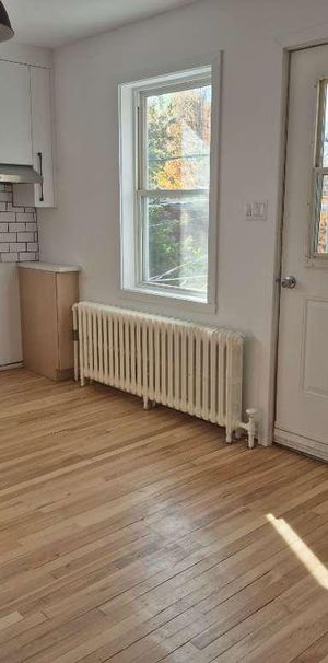 3 1/2 semi meubler - Photo 1