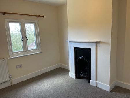 Cosy Character Cottage to Rent in Norwich - Photo 3