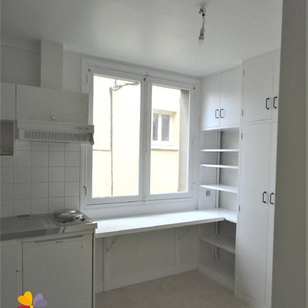 Location Appartement 3 pièces 56m² BRICQUEBEC EN COTENTIN 50260 - Photo 3