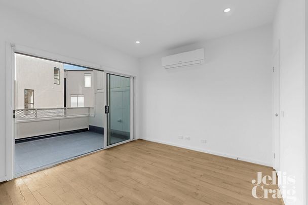 23 Yellowstone Street, South Morang - Photo 1