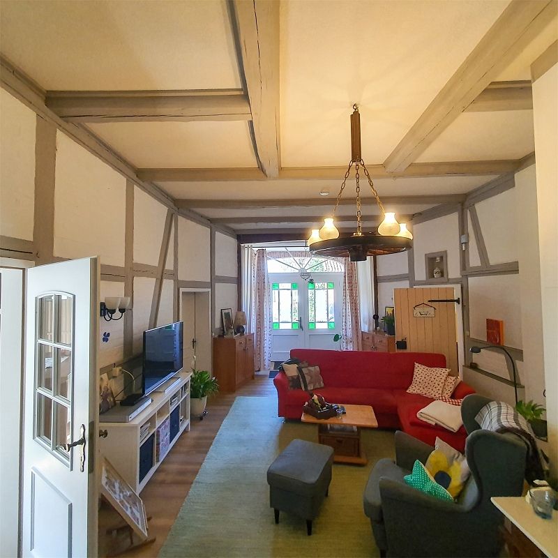 Charmante 3-Zimmer-Wohnung mit ländlichem Flair in modernisiertem Hofensemble zu vermieten - Photo 1