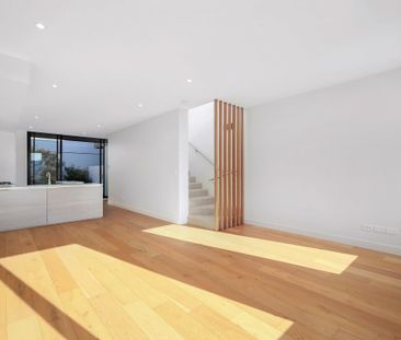 Tri-Level Townhouse I Near New Condition I Double Parking Space - Photo 5