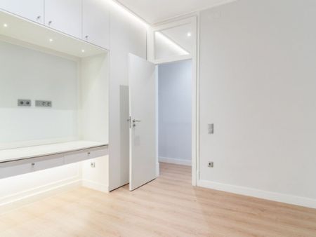 4 room luxury Apartment for rent in Avenida 5 de Outubro (Nossa Senhora de Fatima), Lisbon - Photo 3