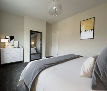 Oxford Street - Photo 2