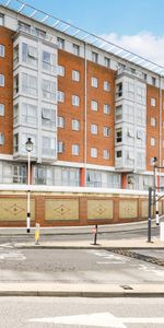 apartment to rent The Roundhouse, Gunwharf Quays, Portsmouth, PO1 - Photo 4