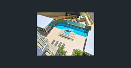 2 Bedroom Luxury Unit - Photo 4