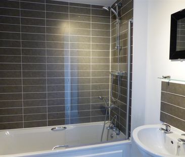 1 bedroom coach house to rent - Photo 1