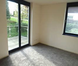 Hier bleiben keine Wünsche offen! Tolle Wohnung mit vielen Extras! - Photo 2