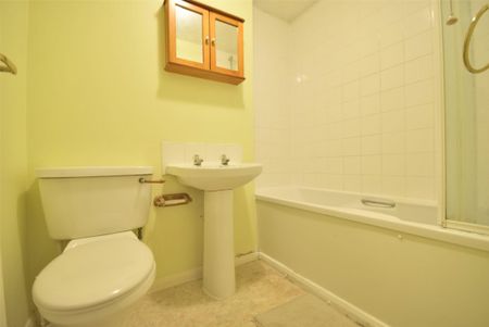 Station Road, Redhill, Surrey, RH1 - Photo 3