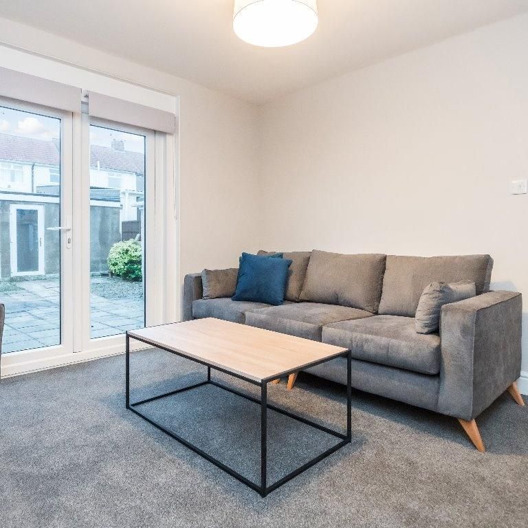 4 bedroom house to rent - Photo 1