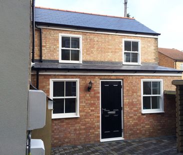 1 Bed Semi-Detached House, Child's Lane, SE19 - Photo 1