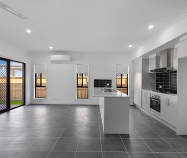 FAMILY 4 BED HOUSE IN COVELLA ESTATE, NEXT TO PARK. $660/W UNTIL 2/... - Photo 6