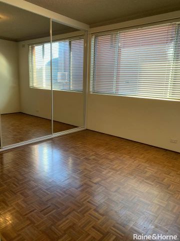 Apartment with 2 bedrooms, 1 bathroom & parking for 2 cars - Photo 3