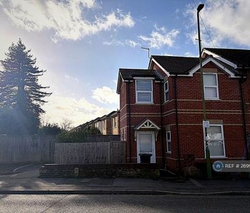 2 bedroom semi-detached house to rent - Photo 6