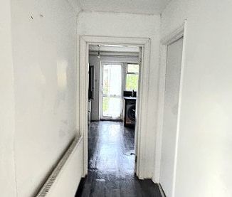 Stoneleigh Avenue, Enfield EN1 4HH, Property for rent - Photo 5