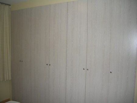 Ruim appartement met 2 slaapkamers gelegen op het gelijkvloers. - Photo 3