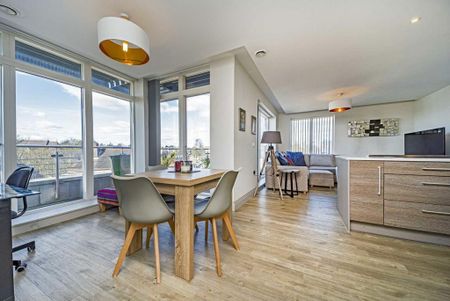 2 bedroom flat to rent - Photo 2