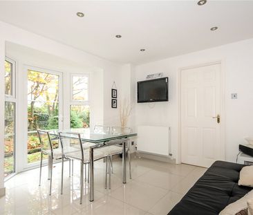 4 bedroom House in Roundshead Drive, Warfield - Photo 2