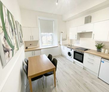 1 Bedroom Property in Main Street - Photo 2