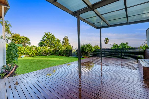 Versatility and views, sophistication and situation! - Photo 1