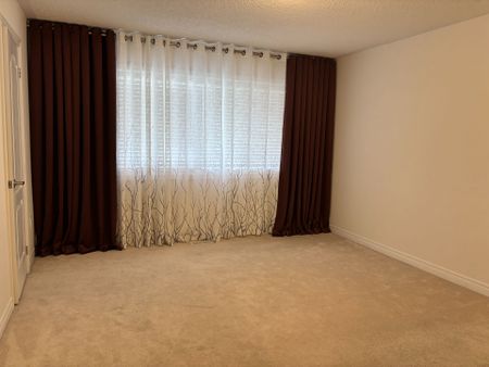 For Lease - 74 Beechborough Crescent, East Gwillimbury, Ontario - Photo 4