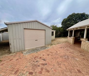 Family home in the heart of Erskine - Available January 2026 - Photo 6