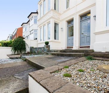 1 bedroom Flat To Let - Photo 1