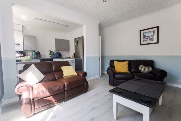 Shelbourne Road, Charminster - Photo 1