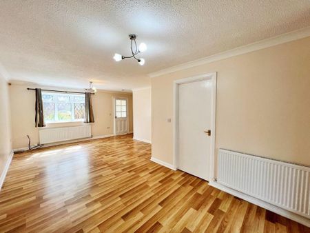 3 bedroom semi-detached house to rent - Photo 5