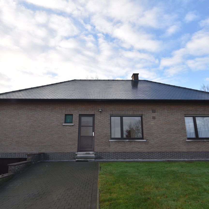 Ruim landhuis met 3 slaapkamers en tuin in Meerdonk - Photo 1