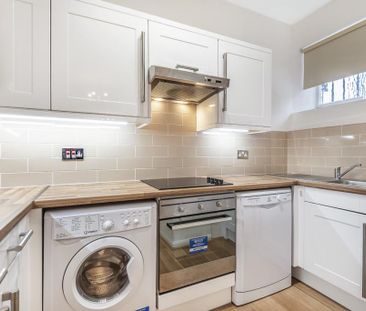 3 bedroom flat to rent - Photo 5