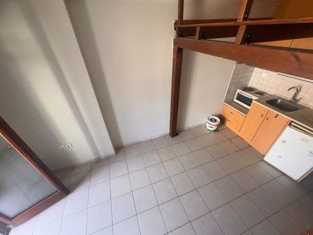 Studio/Γκαρσονιέρα για ενοικίαση Κουλέ Καφέ (Άνω Πόλη) - Photo 2