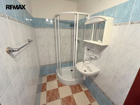 Pronájem bytu 2+kk v osobním vlastnictví 47 m², Praha 8 - Kobylisy - Fotografie 2