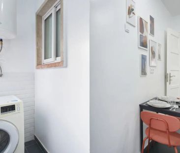 Room in a shared 4-bedroom apartment for rent in Amadora - Photo 1