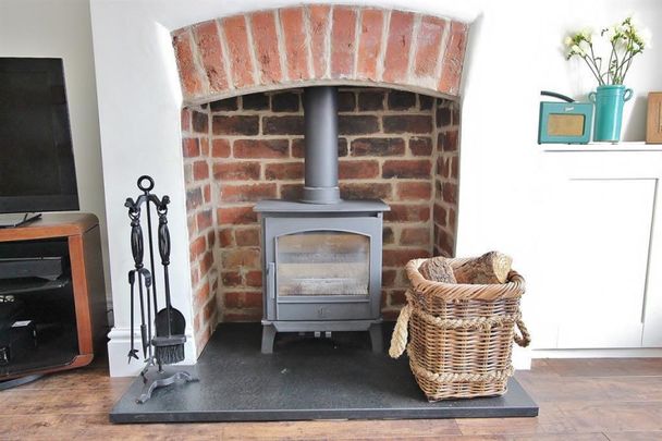 2 bedroom House To Let - Photo 1