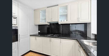 FURNISHED TWO BEDROOM APARTMENT WITH WORLD CLASS VIEWS | Furnished - Photo 2