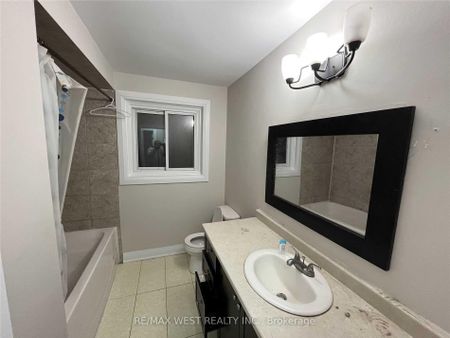 For Lease - 322 Hansen Road Unit# #Upper, Brampton, Ontario - Photo 2