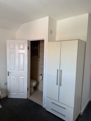 Studio Flat, Oxford Road, RG30 - Photo 2
