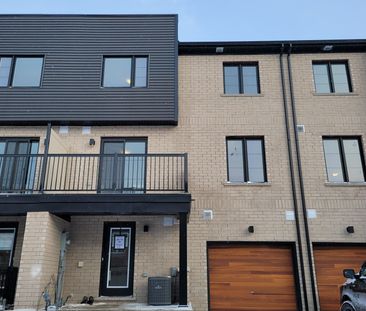 For Lease - 34 Silo Mews, Barrie, Ontario - Photo 6