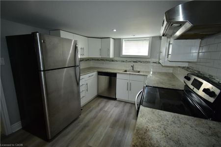 For Lease - 2176 Queensway Drive Unit# 2, Burlington, Ontario - Photo 3