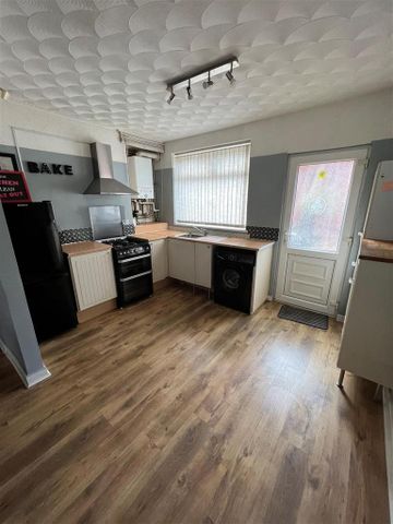 2 bedroom terraced house to rent - Photo 2