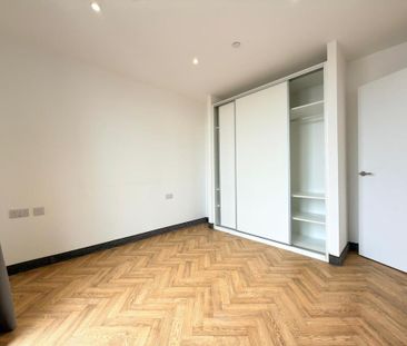 1 bedroom penthouse to rent - Photo 2