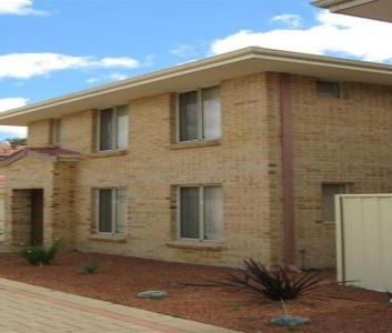 Modern, Spacious. Pets allowed. Walk to Amenities. - Photo 6