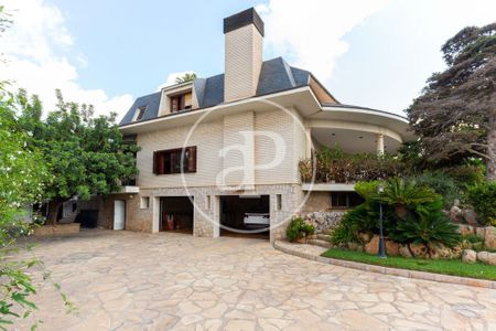 Luxury Villa for rent in Paterna, Valencia - Photo 2