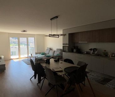 Grand appartement de 4,5 pièces dans un quartier récent - Photo 2