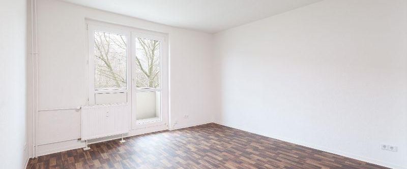 Familienfreundliche 4 Zimmer-Wohnung im 1. Obergeschoss mit Balkon - Foto 1
