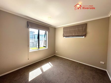 Modern 2-Bedroom, 2-Bathroom Gem in Forest Lake - Photo 3