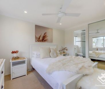 Quite Location close to beach and shops - Photo 1